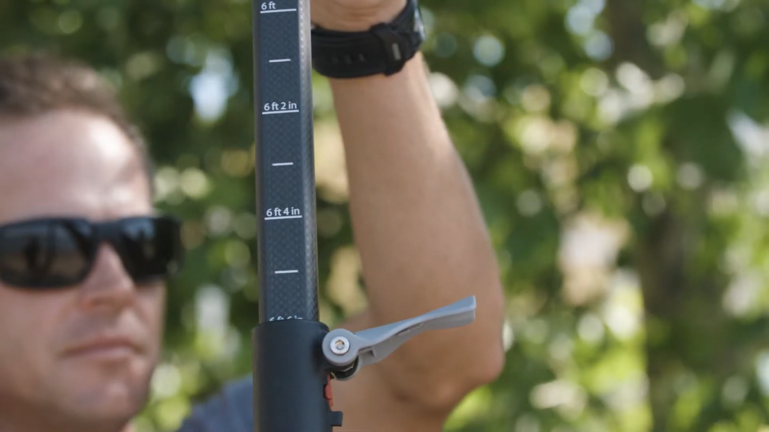 The Proper Way To Hold A Paddle Board Paddle